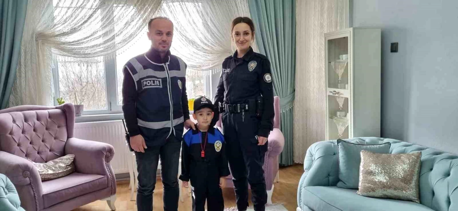 Polis abilerinden 4 yaşındaki Ali Asaf\'a polis kıyafeti