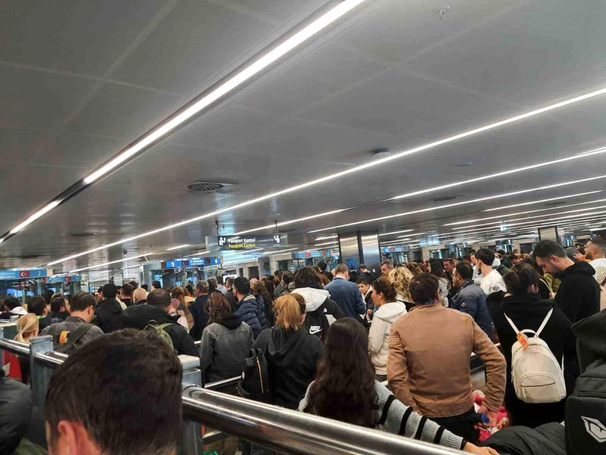 Sabiha Gökçen Havalimanı\'nda elektrik kesintisi yaşandı