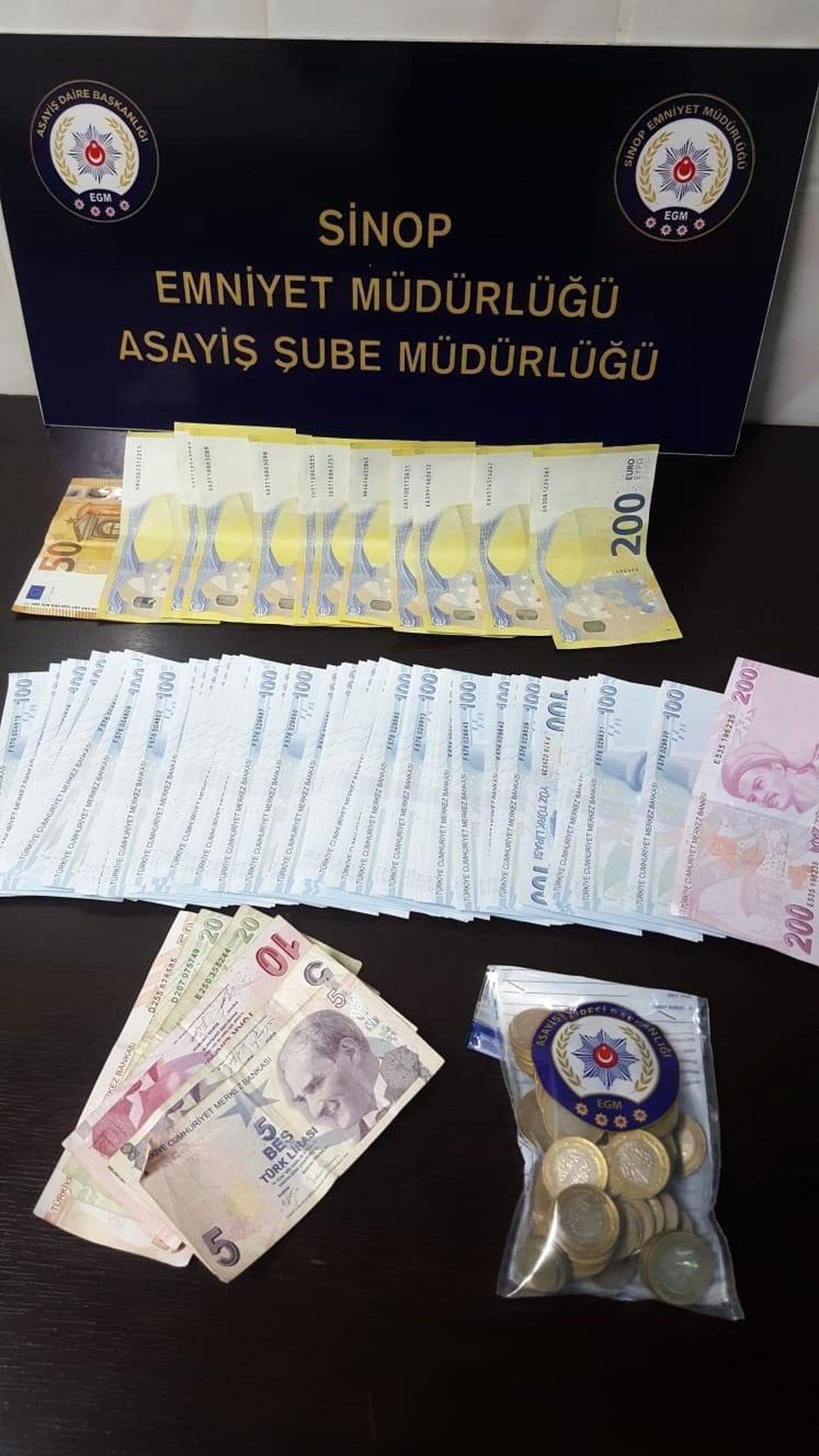 Sinop\'ta evden para çalan hırsız yakalandı