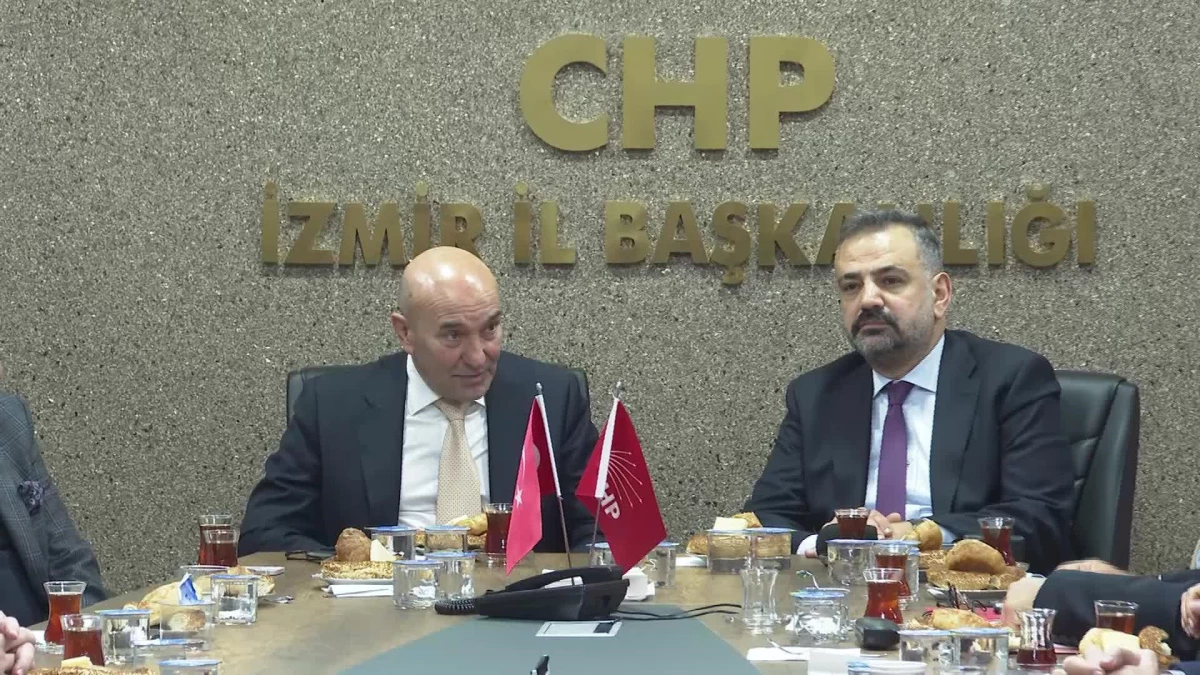 Tunç Soyer, CHP İzmir İl Başkanlığı\'nı Ziyaret Etti
