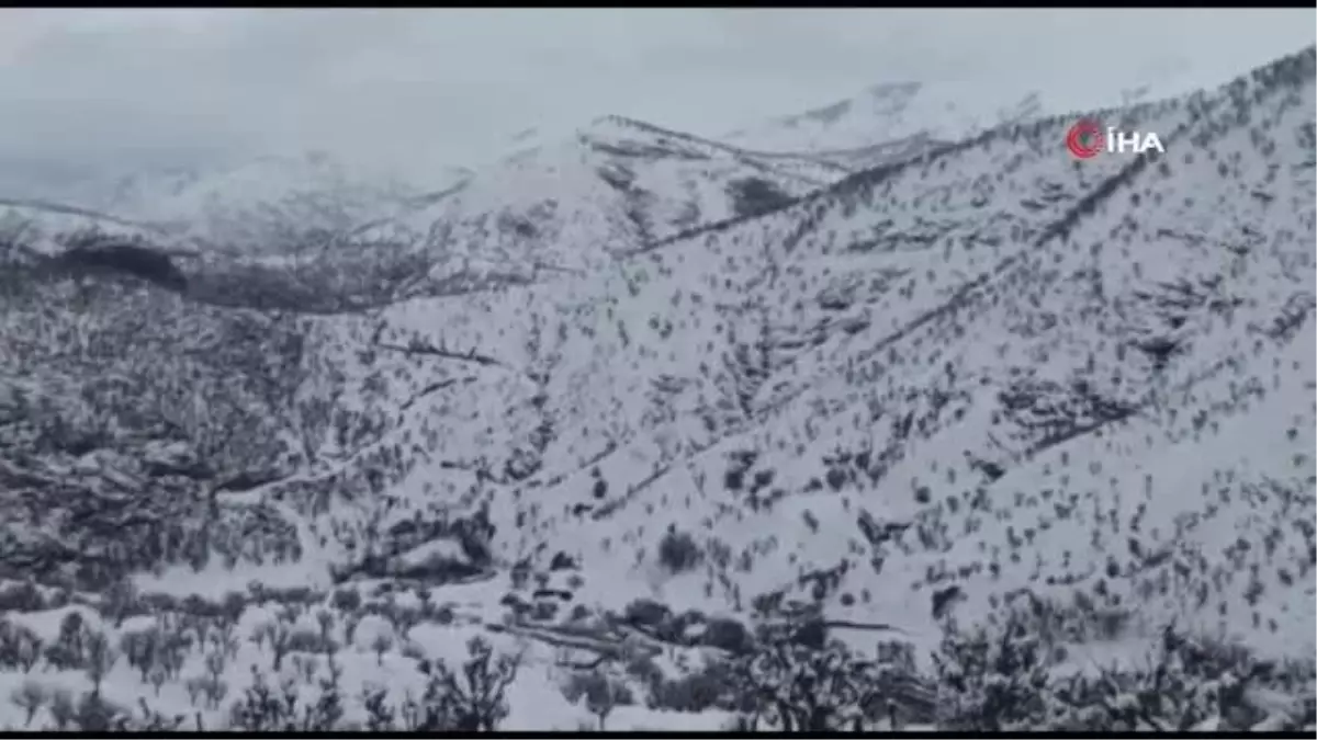 Yüksek kesimlerde kar kalınlığı 1 metreye yaklaştı: 95 yerleşim yerine ulaşım sağlanamıyor