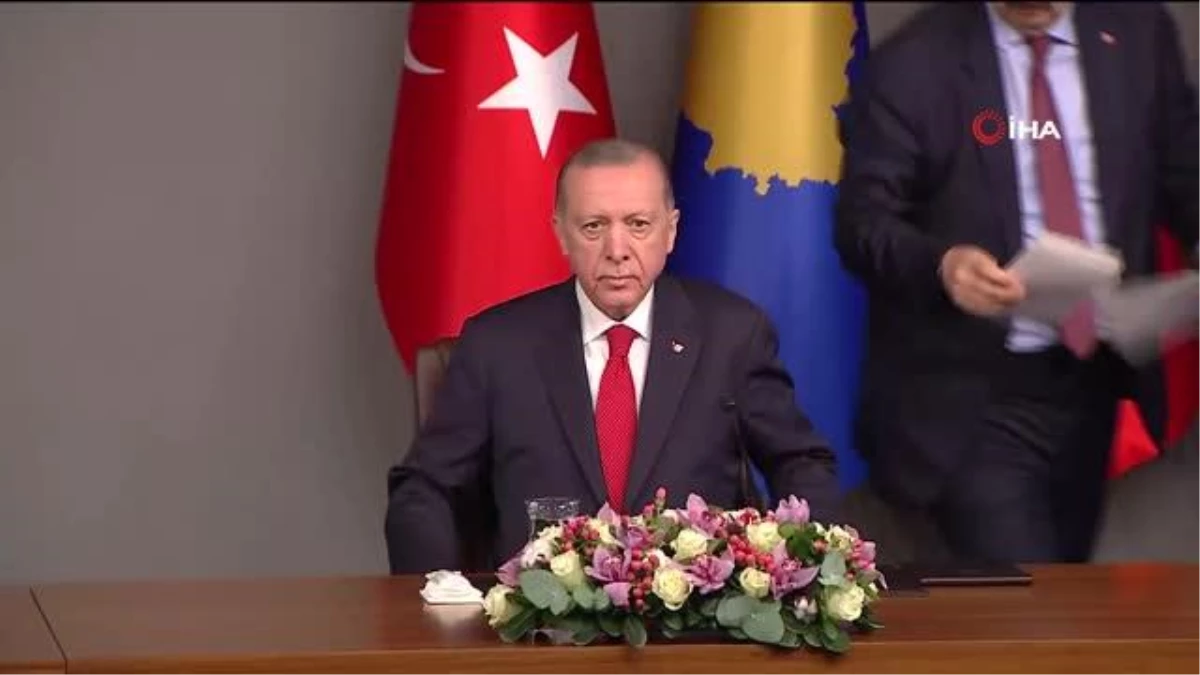 Cumhurbaşkanı Erdoğan: "Kosova\'ya en çok ihracat yapan ülke konumundayız ve bunu şimdi 1 milyar Euro\'ya ulaştırmamız gerekiyor."