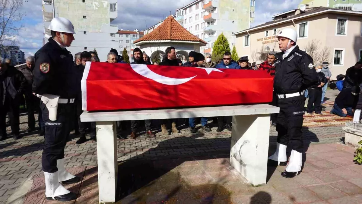 Emekli emniyet müdürü törenle son yolculuğuna uğurlandı