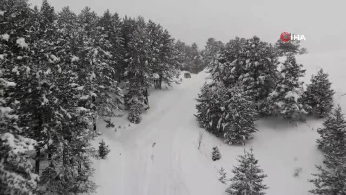 Erzincan\'da karda mahsur kalan araçlar kurtarıldı