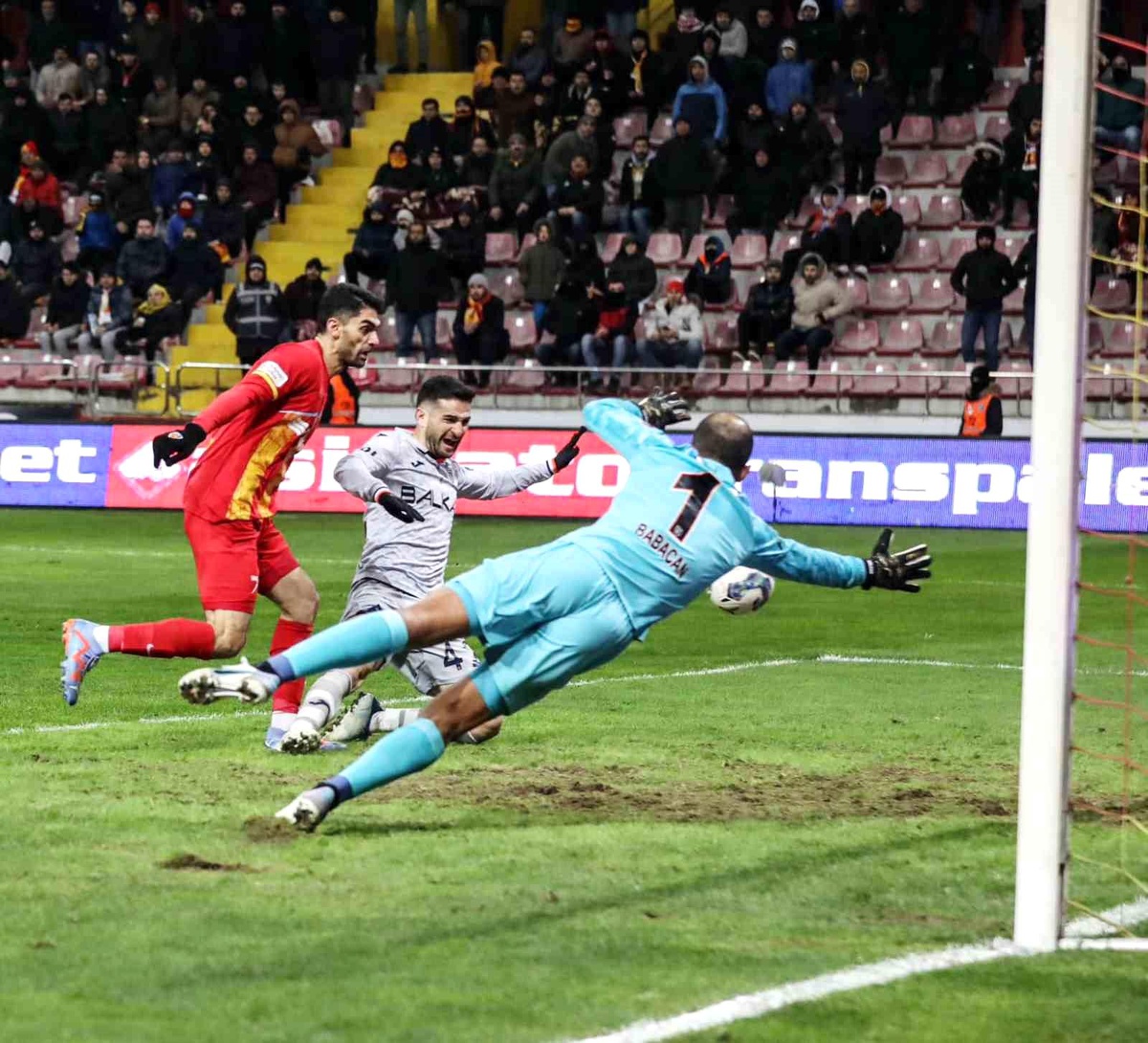 Kayserispor bir kez daha Başakşehir\'i yendi
