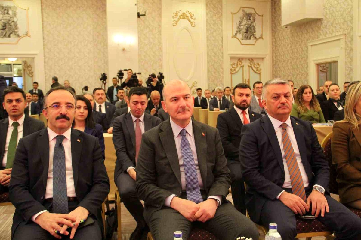 Soylu: "Amerikan Büyükelçisi, pis ellerini Türkiye\'nin üzerinden çek"