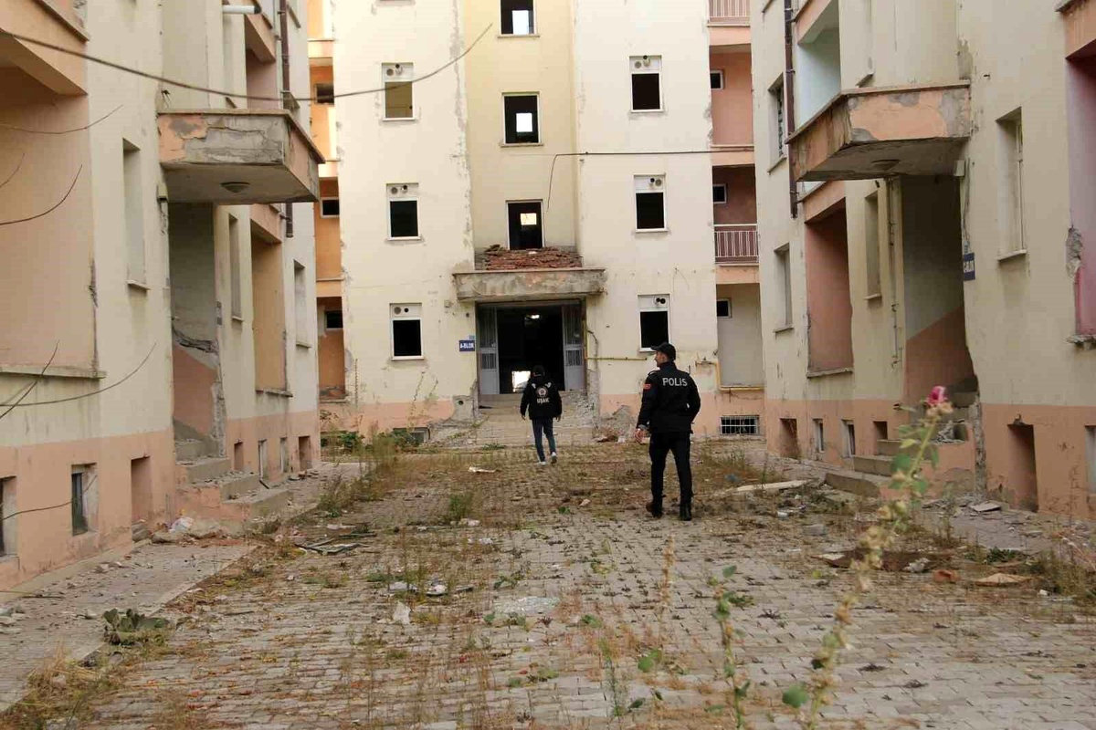 Uşak\'ta aranan 41 şüpheli tutuklandı