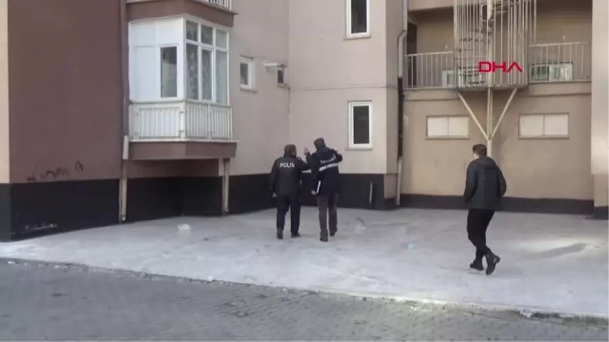 Kayseri\'de 2 yaşındaki bebek 5\'inci kattan beton zemine düştü! Hastanede yaşam savaşı veriyor