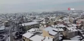 Afyonkarahisar'da kar yağışı etkisini gösterdi