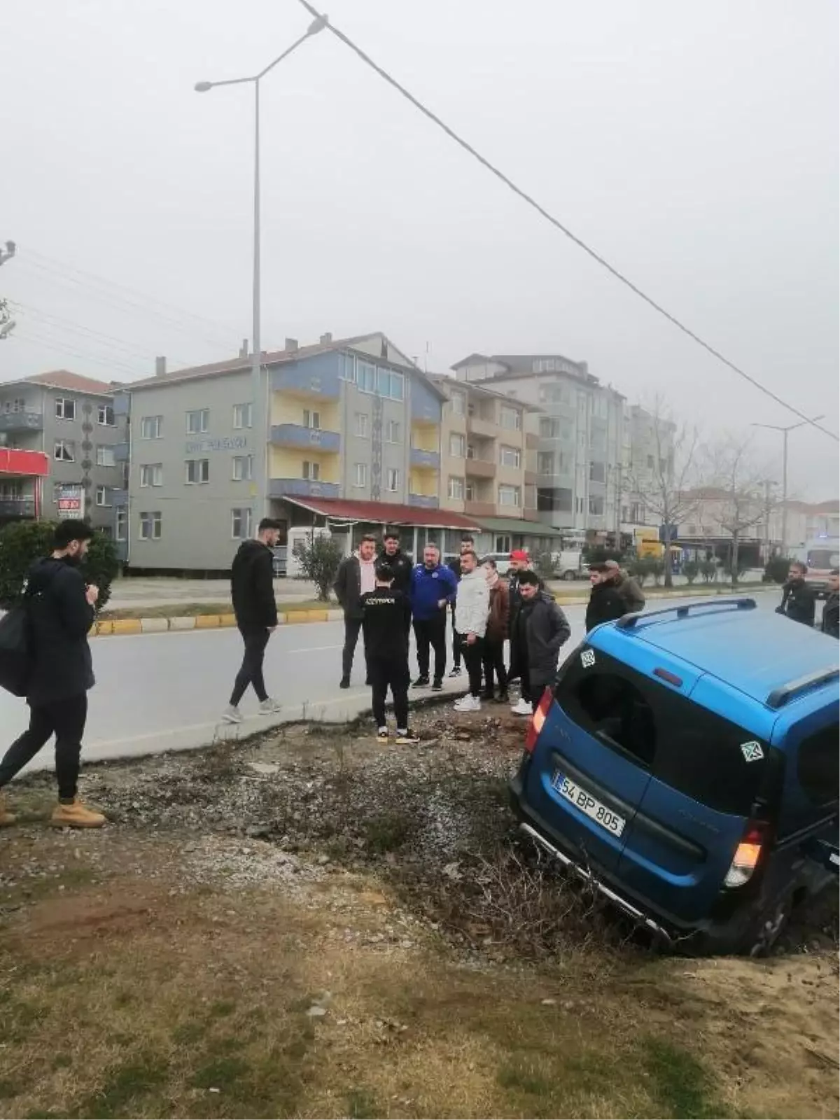 Amatör futbolcuların bulunduğu araç kaza yaptı: 6 yaralı