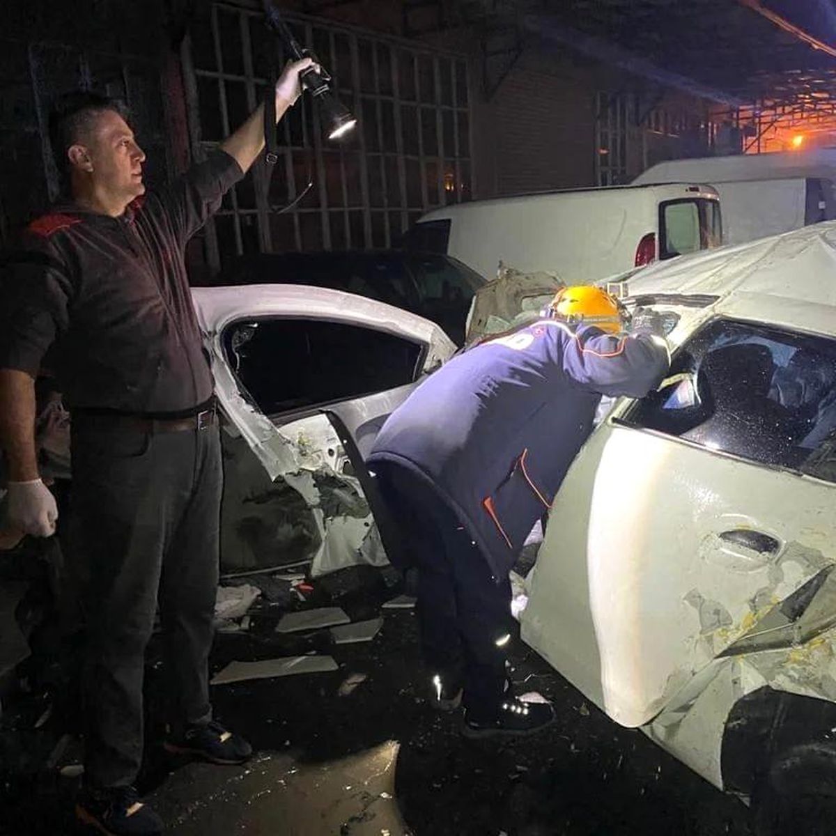 Araç şarampole uçtu: 2 yaralı