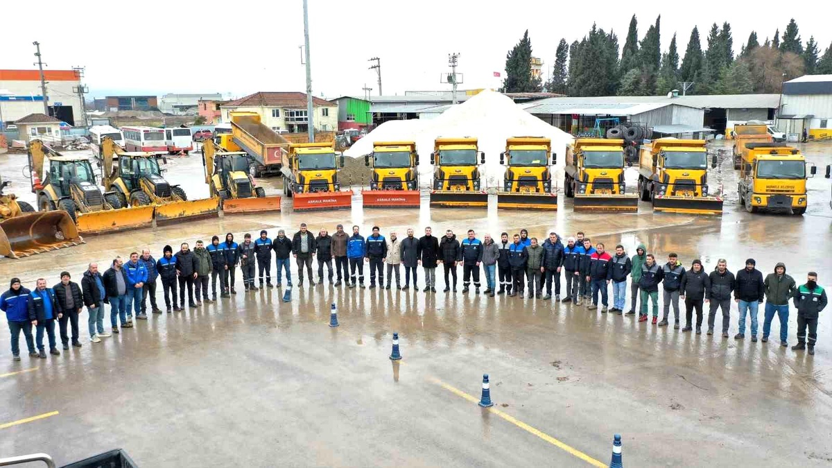 Başiskele\'de 130 personel karla mücadelede görev alacak