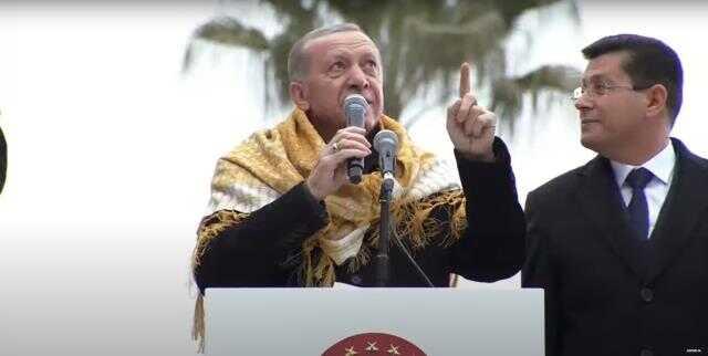 CHP'nin suç duyurusunda bulunduğu pankarta Cumhurbaşkanı Erdoğan kayıtsız kalamadı