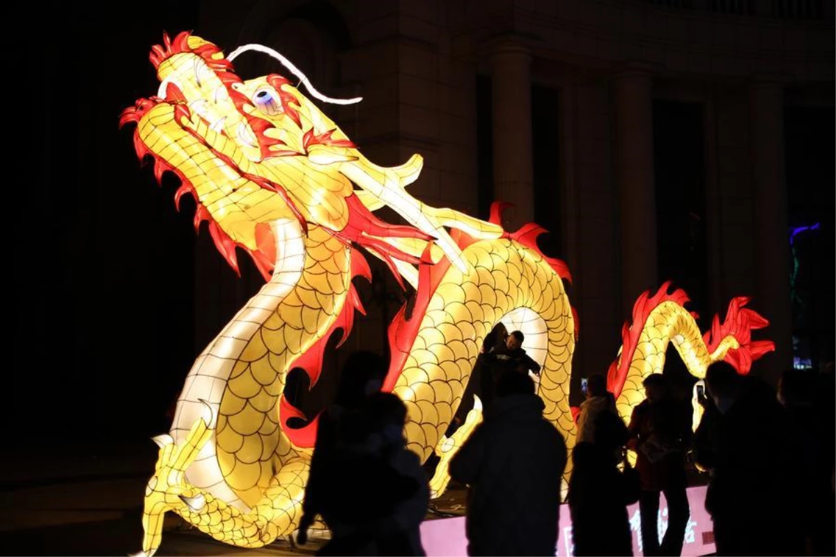 Çin\'de Fener Festivali Hazırlıkları Renkli Görüntülere Sahne Oluyor