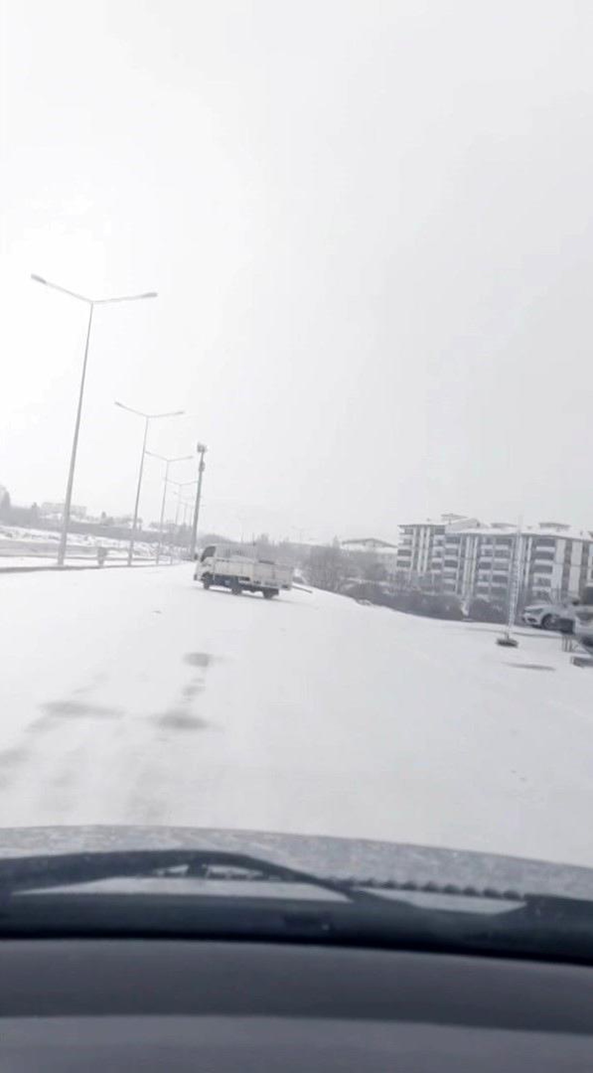 Elazığ\'da karda drift yapan pikap kameraya yansıdı