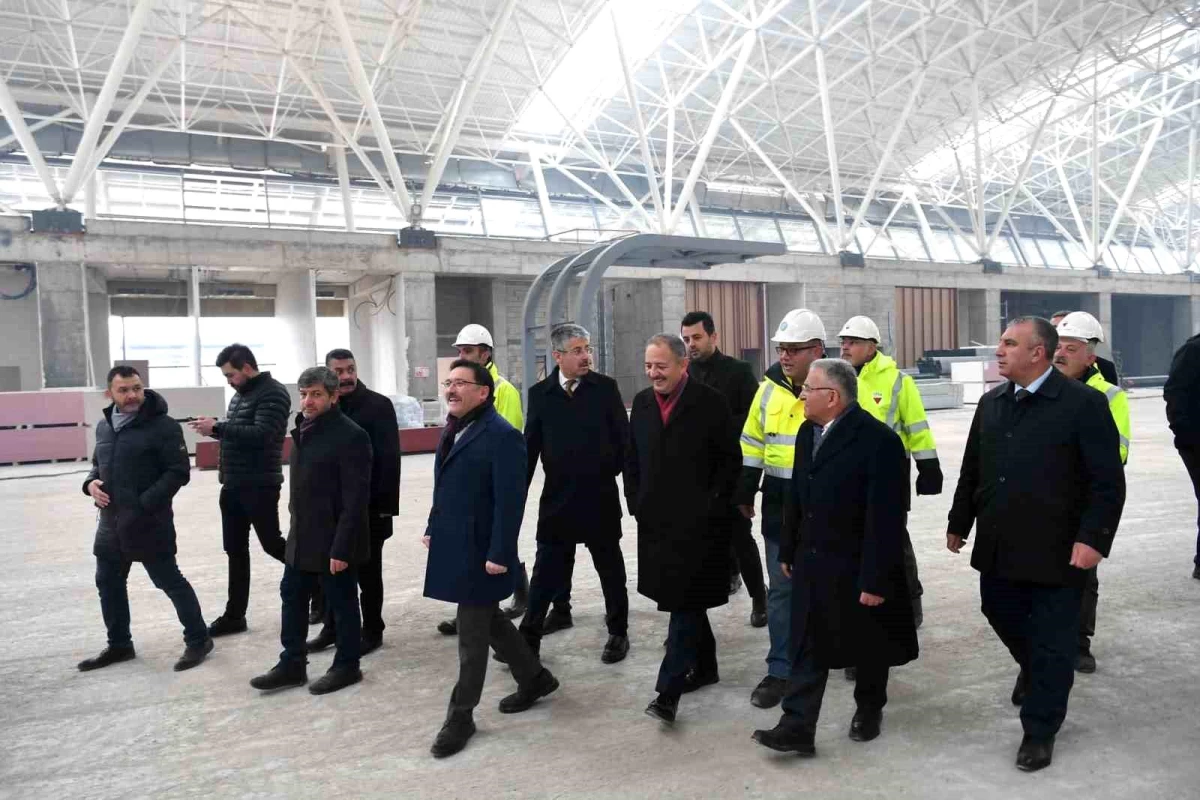 AK Parti\'li Özhaseki, Kayseri\'de yapımı süren yeni terminal binasını inceledi