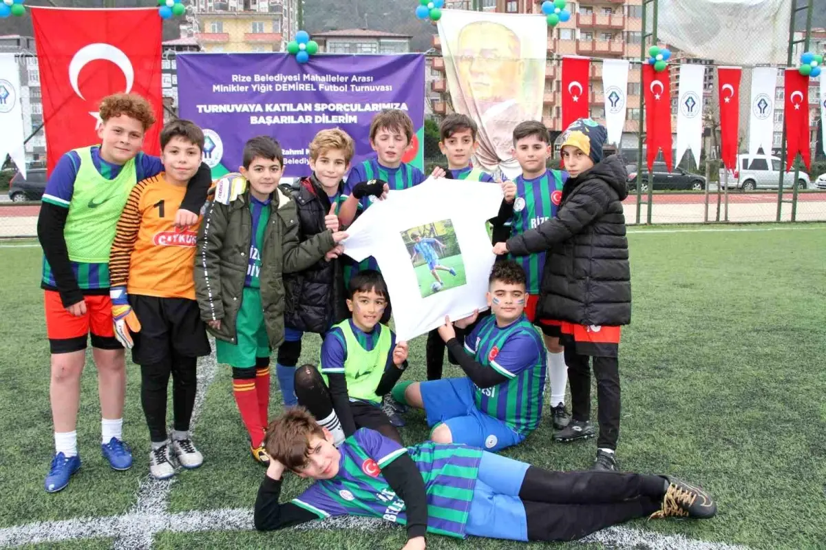 Minik futbolcular, Yiğit Demirel için top koşturdu