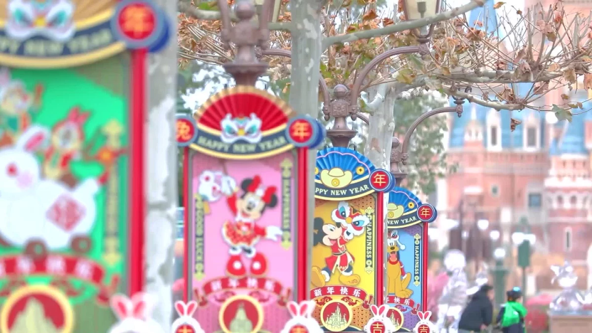 Shanghai Disneyland\'deki Bahar Festivali Etkinlikleri Ziyaretçileri Cezbediyor