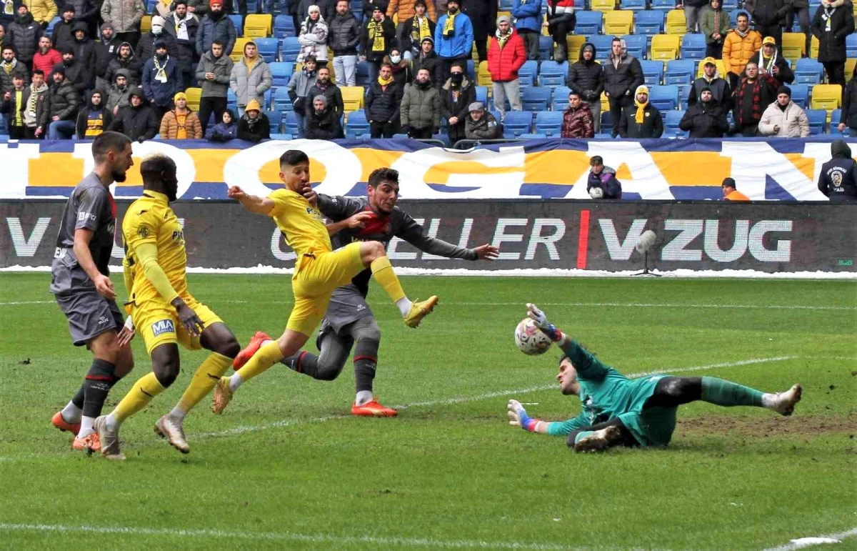 Spor Toto Süper Lig: MKE Ankaragücü: 0 Fatih Karagümrük: 1 (İlk yarı)