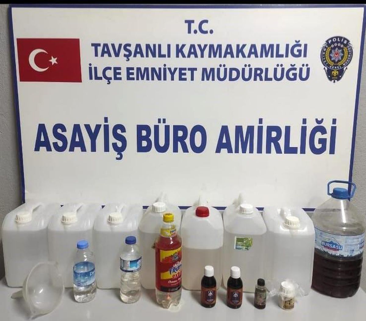 Tavşanlı\'da 36,5 litre el yapımı içki ele geçirildi