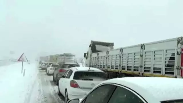 Türkiye kara teslim! Şanlıurfa - Diyarbakır yolu ulaşıma kapandı