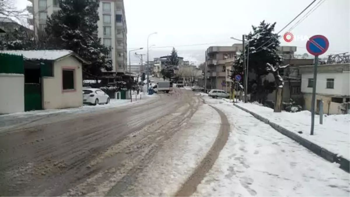 Yavuzeli'nde yılın ilk kar yağışı başladı