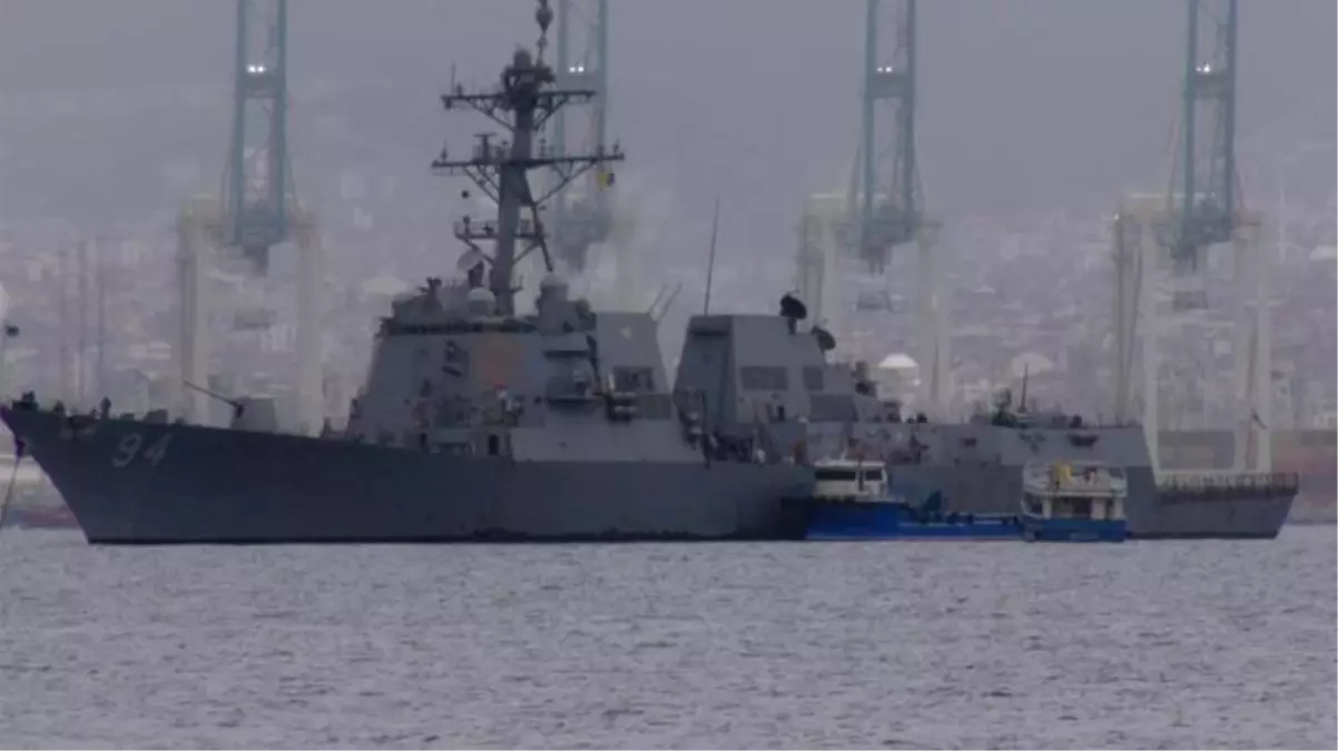 155 metre uzunluğundaki ABD savaş gemisi İzmit Körfezi\'ne demir attı