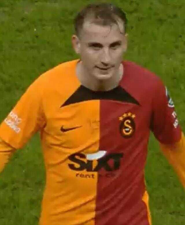 Canlı yayına yansıdı! Ağzına geleni söyleyen Kerem Aktükoğlu'nun hedefinde taraftar mı vardı?