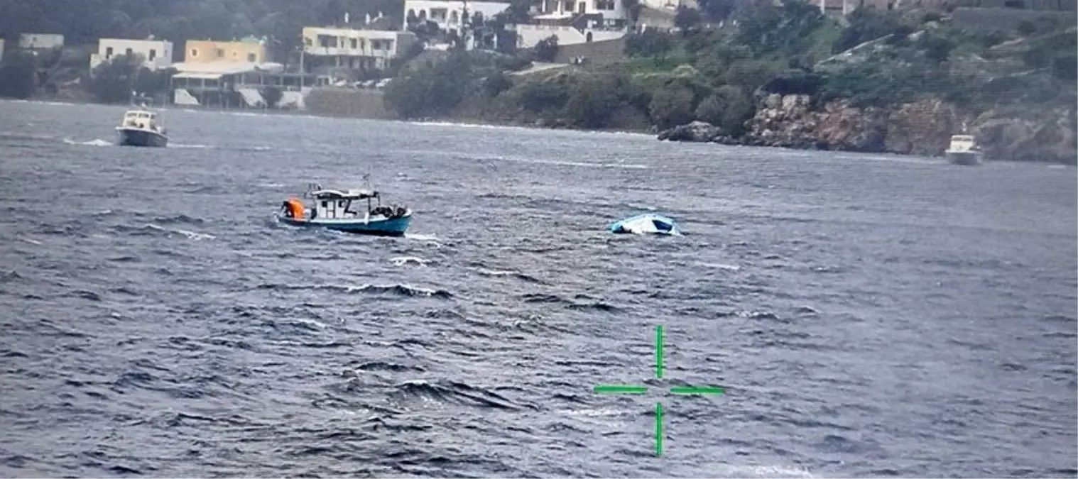 Ege Denizi\'nde göçmen teknesi battı: 4 ölü
