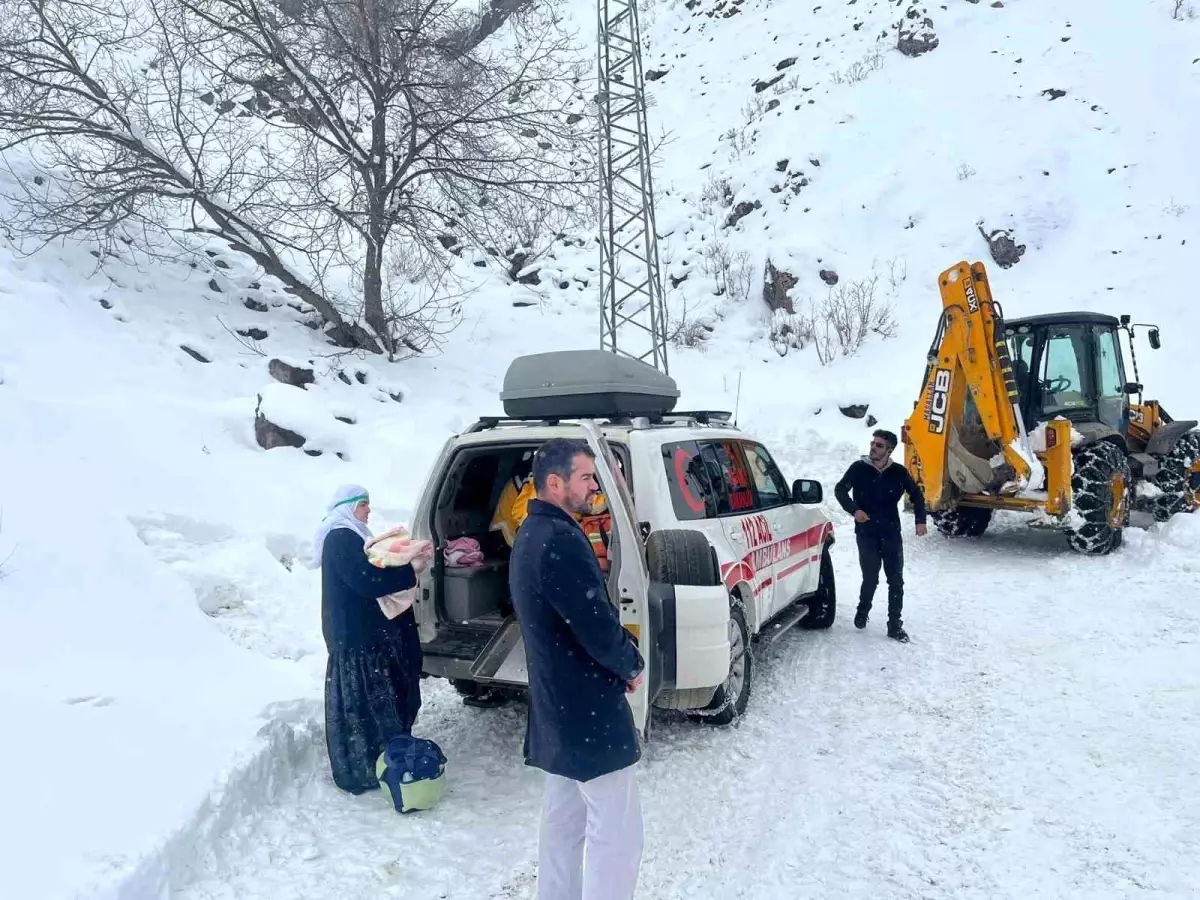 Ekipler köyde rahatsızlanan Rumeysa ve Melisa kardeşler için seferber oldu