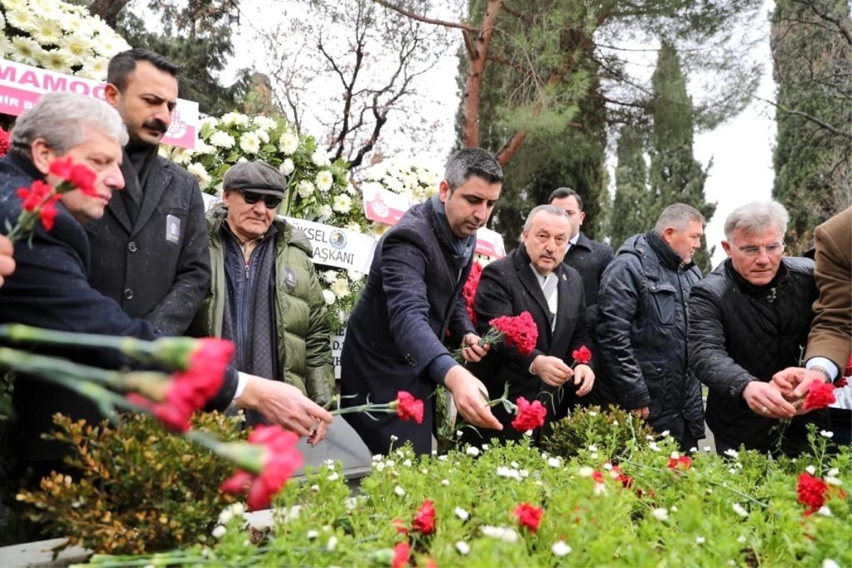 Eski Devlet Bakanı Adnan Kahveci, 30\'uncu Ölüm Yıl Dönümünde Kartal\'da Anıldı