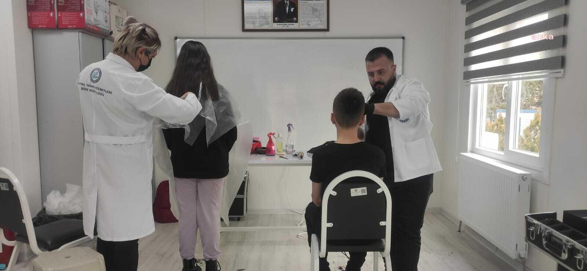 Eskişehir Büyükşehir, Ücretsiz Saç Kesimi Hizmetiyle Yüzlerce Öğrenciye Ulaştı