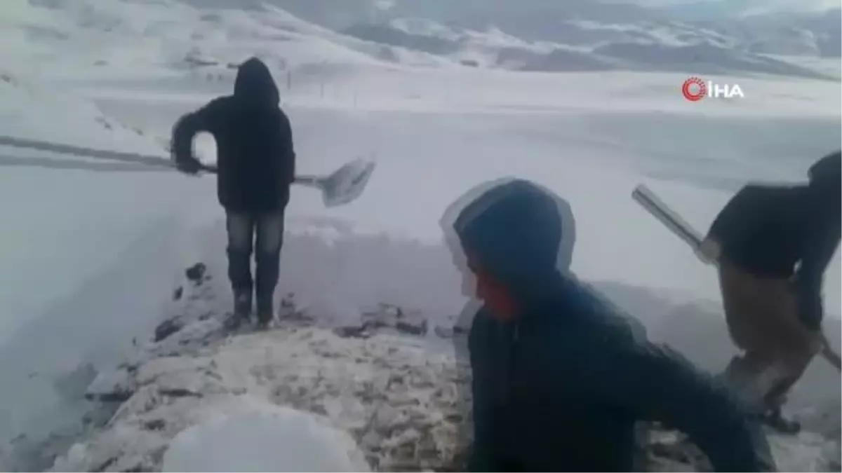 Faraşin Yaylası'nda kalan ailenin karla mücadelesi devam ediyor
