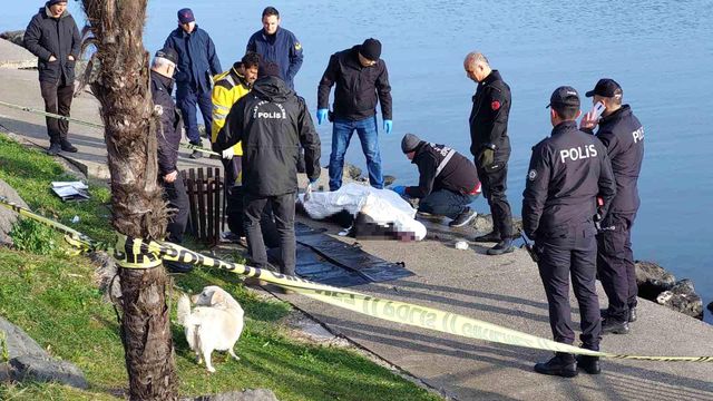2 çocuk annesi kadın sahil kenarında ölü bulundu! Cebinden otobüs bileti çıktı 2 çocuk annesi kadın sahil kenarında ölü bulundu! Cebinden otobüs bileti çıktı
