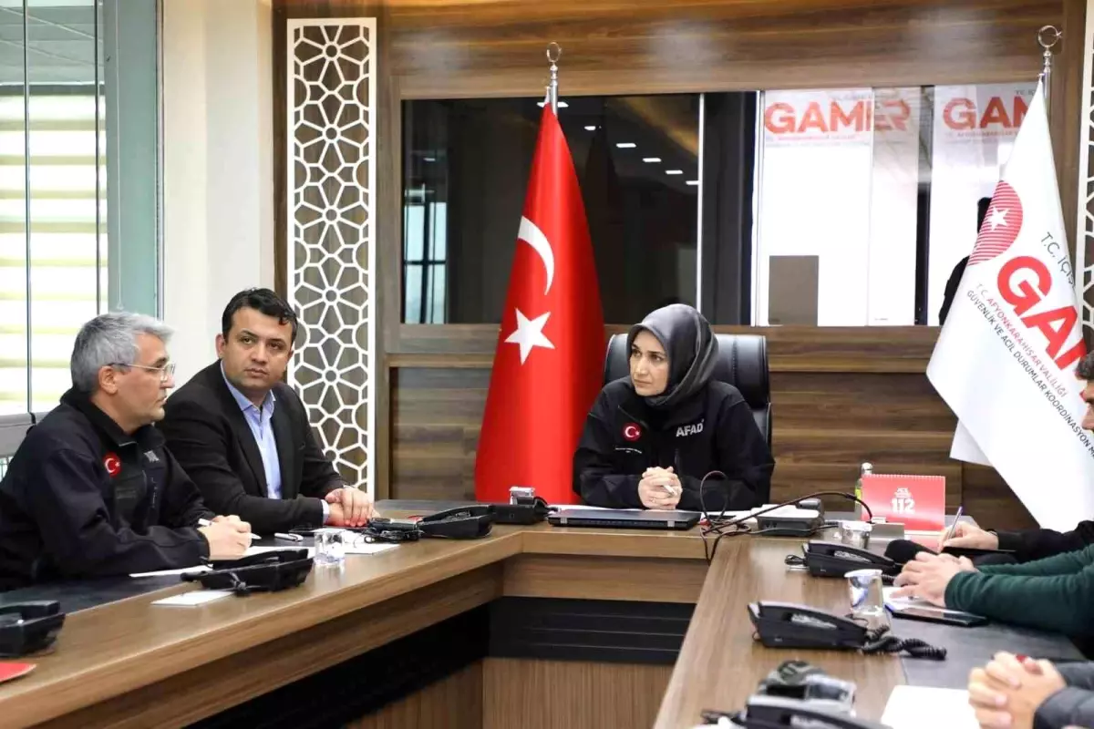 Kar yağışı öncesi acil durum koduyla toplandılar