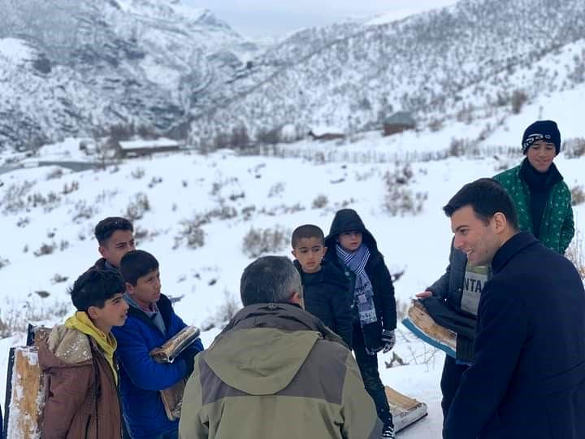 Kaymakam Taşgın, kızakla kayan çocukların sevincine ortak oldu