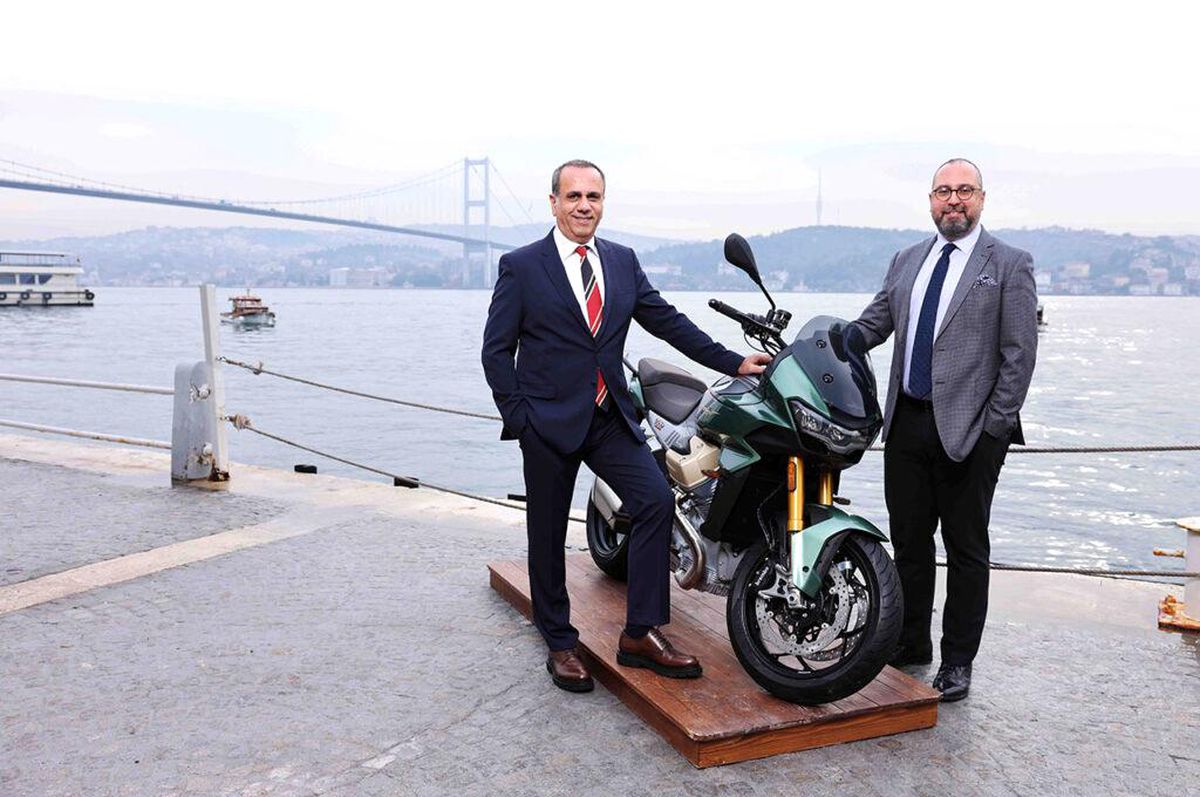 Moto Guzzi V100 Mandello Türkiye\'de!