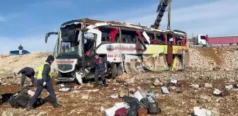 Son Dakika! Diyarbakır'dan Bodrum'a giden yolcu otobüsü devrildi: 8 kişi öldü, 35 kişi yaralandı