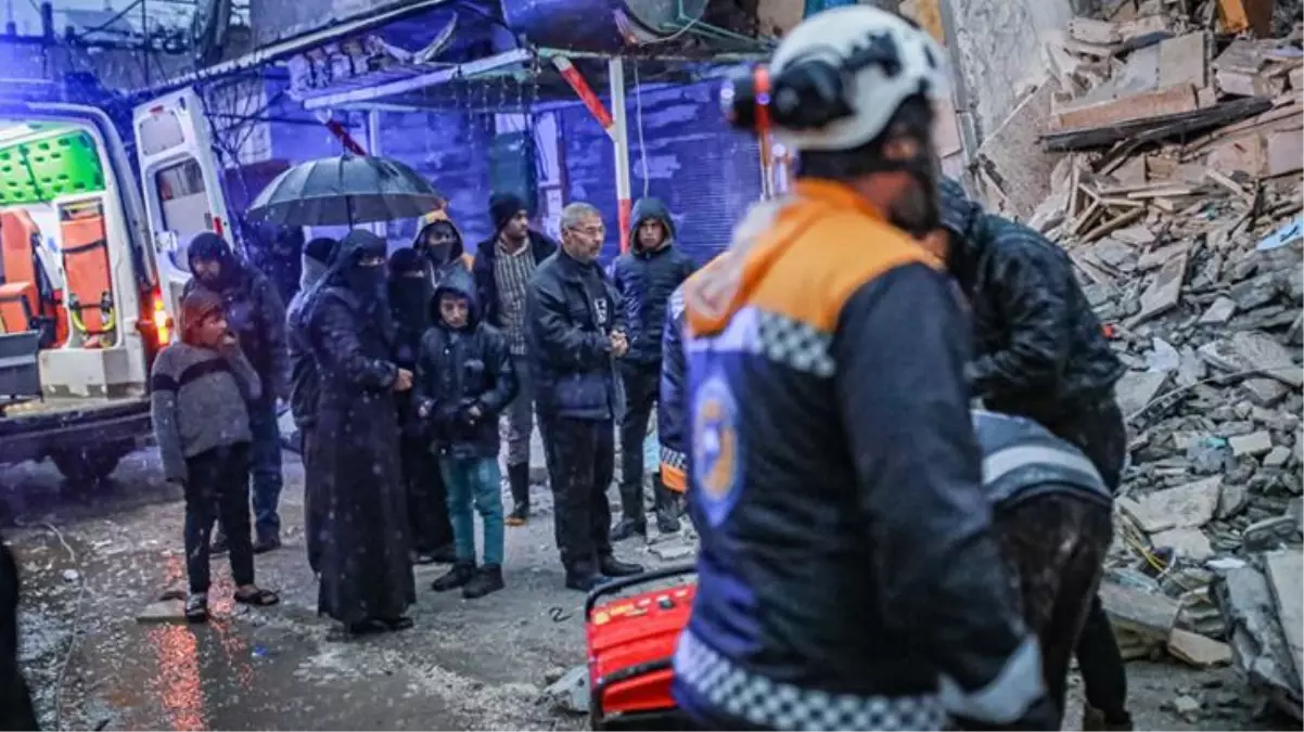 7.4\'lük depremle sallanan Suriye\'de can kaybı 427\'ye yükseldi, yüzlerce yaralı var