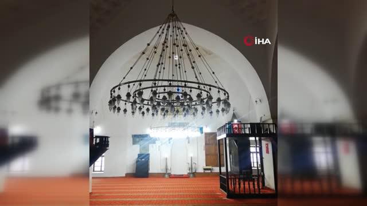 7,6\'lık depremin hissedildiği Kastamonu\'da cami avizeleri böyle sallandı