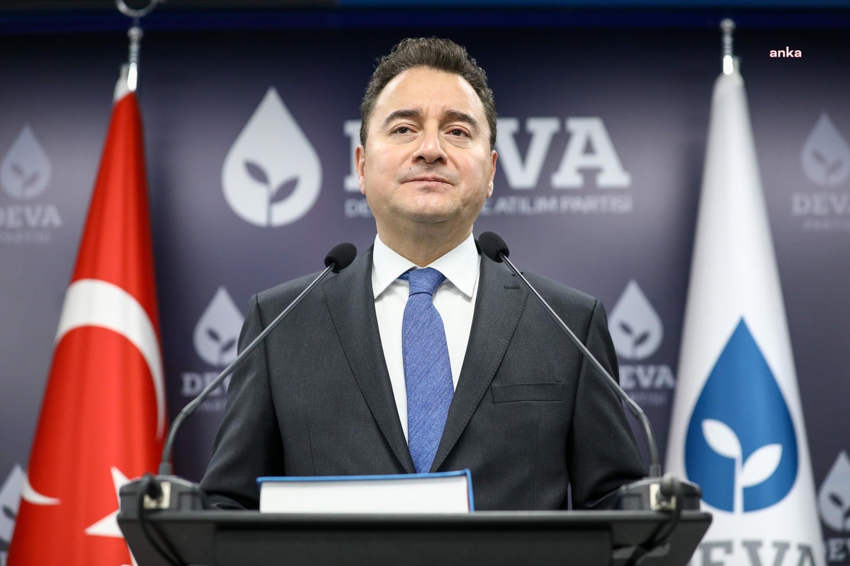 Babacan: "Dualarımız, Enkaz Altındaki Vatandaşlarımızla"