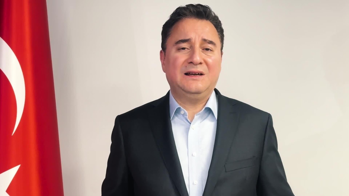 Babacan: "Merkezi Hükümet ile Belediyelerin ve Sivil İnisiyatifin Dayanışma İçinde Çalışması Gereken Bir Dönem"