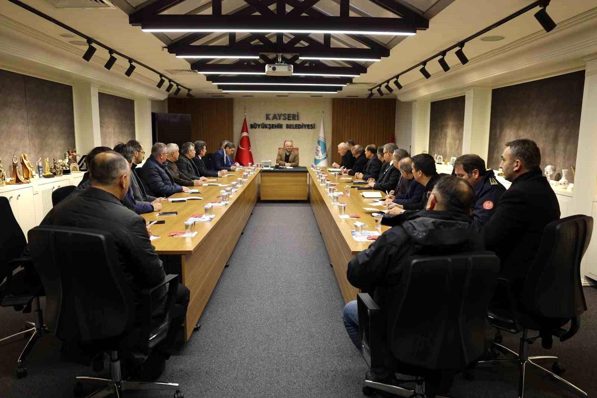 Başkan Büyükkılıç\'tan \'Yardım Koordinasyon Toplantısı\'