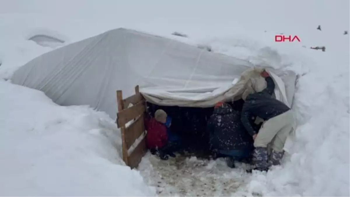 DEPREM SONRASI MUŞ\'TA BİR KÖYDE BİR AHIR ÇÖKTÜ, EVLERDE HASAR OLUŞTU