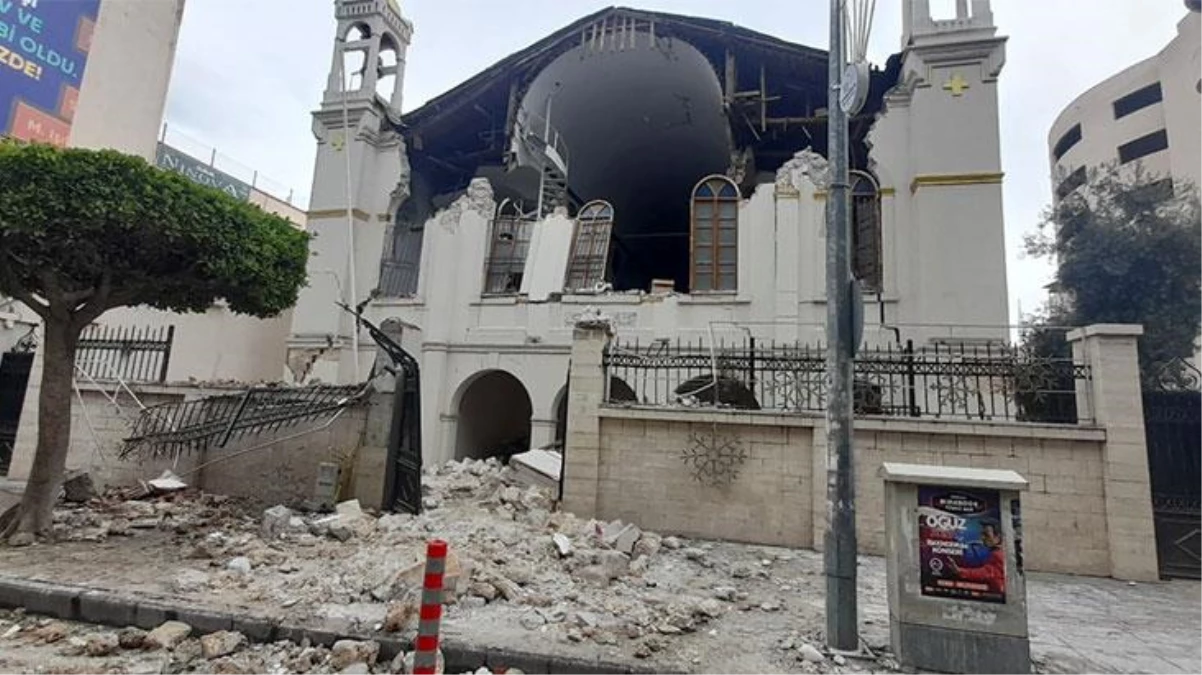 Hatay\'da meydana gelen depremde tarihi Antakya Rum Ortadoks Kilisesi yıkıldı