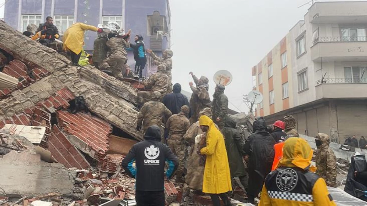 7,4\'lük depremin vurduğu Kilis\'te son durum! 4 kişi hayatını kaybetti