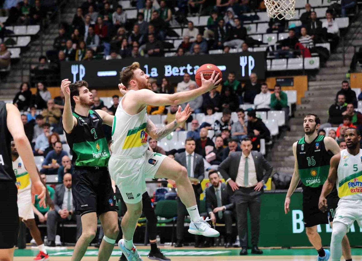 Frutti Extra Bursaspor-JL Bourg maçı ertelendi