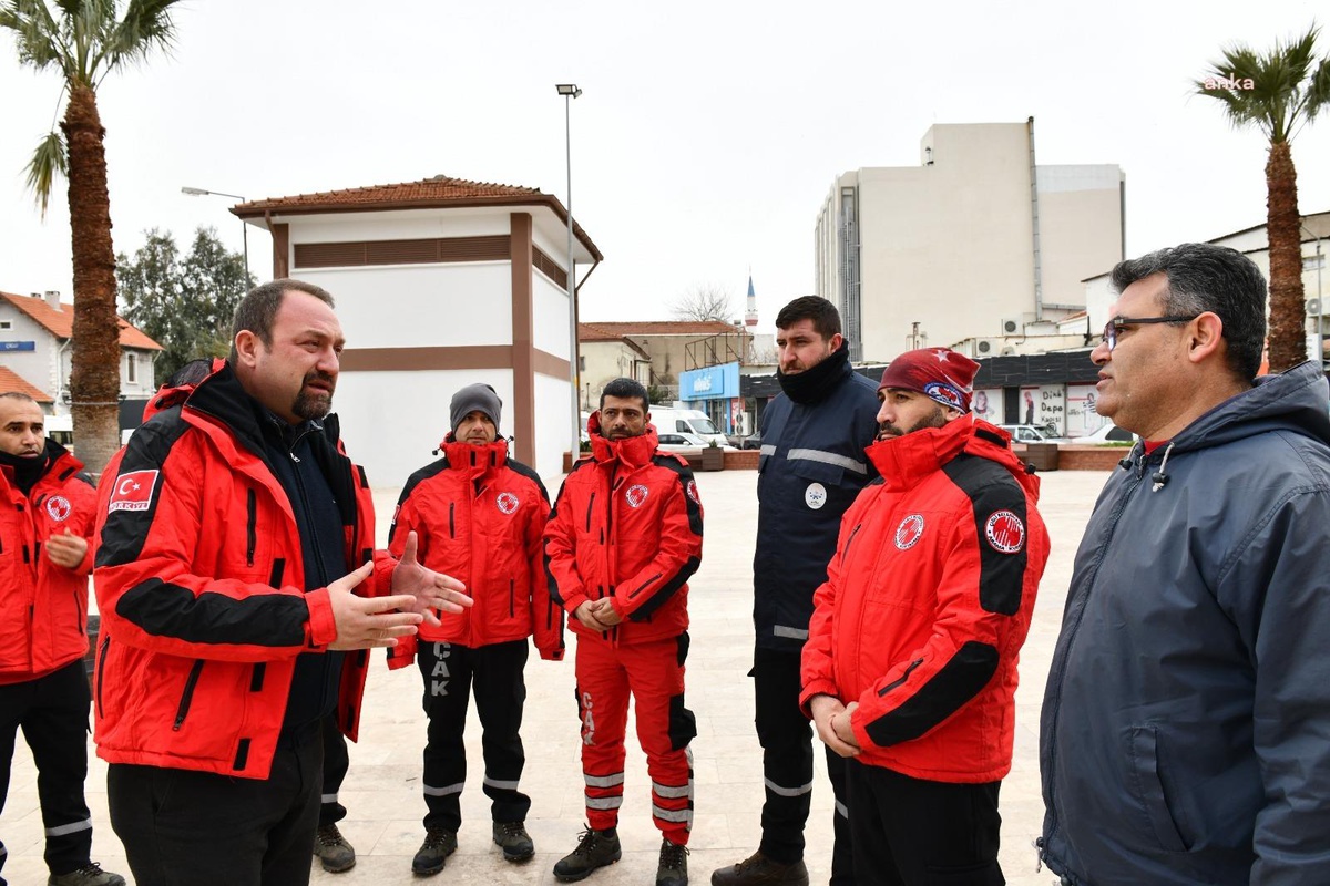 İzmir Çiğli Belediyesi\'nden Depremzedelere Yardım Eli