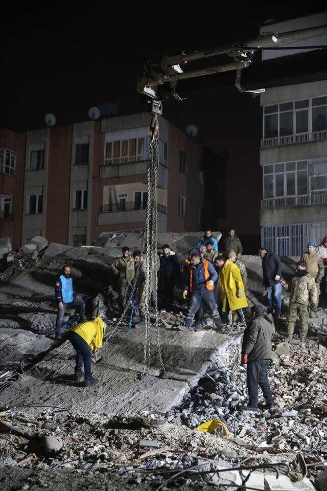 Kahramanmaraş'ın ardından Naci Görür canlı yayında İstanbul'u işaret etti: 400 binden fazla insanın can güvenliği yok