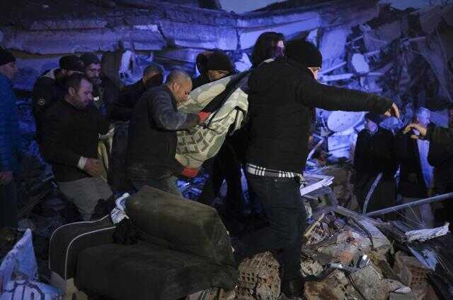 Kahramanmaraş'ın ardından Naci Görür canlı yayında İstanbul'u işaret etti: 400 binden fazla insanın can güvenliği yok